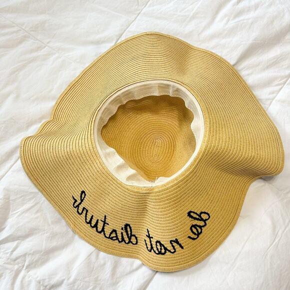 NWOT 2 Chic Wide Brim Straw Sun Beach Hat “Do Not Disturb” Tan Black Trim - Picture 3 of 5